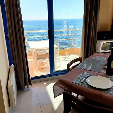 Prázdninový dům Sublime Appartement, Les Pieds Dans La Mer… Saint-Raphaël
